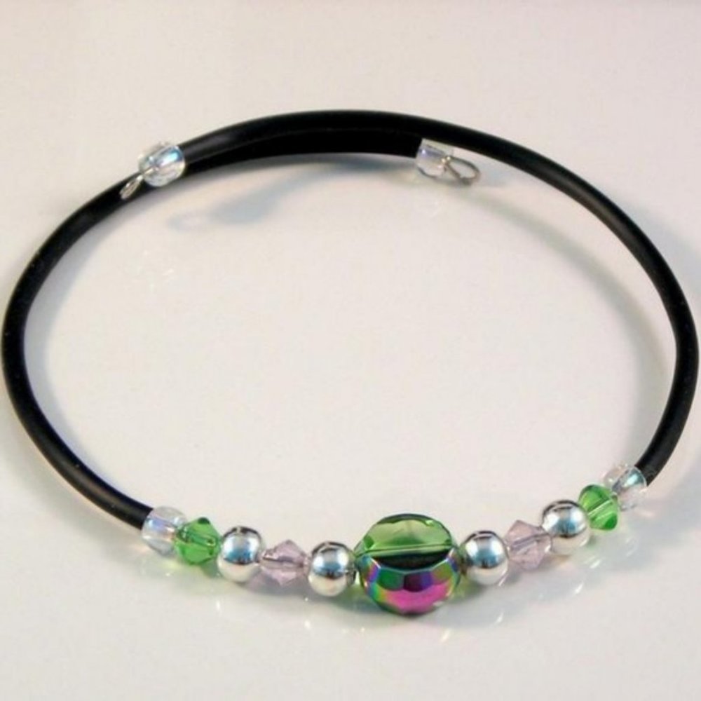 ❤️ NEW Bracelet Green & Pink Iridescent Beads